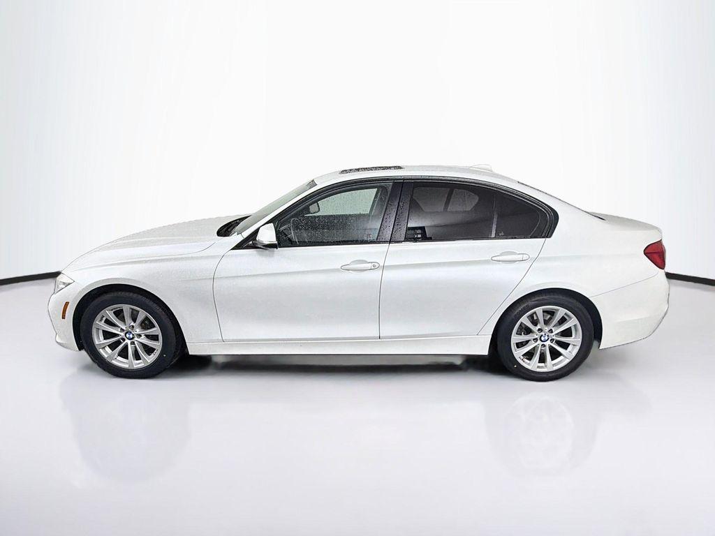 BMW 3 Series view 4