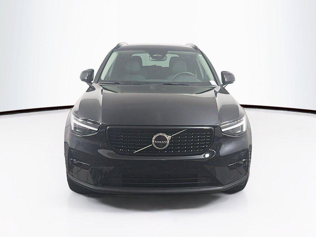 used 2026 Volvo XC40 car, priced at $33,222