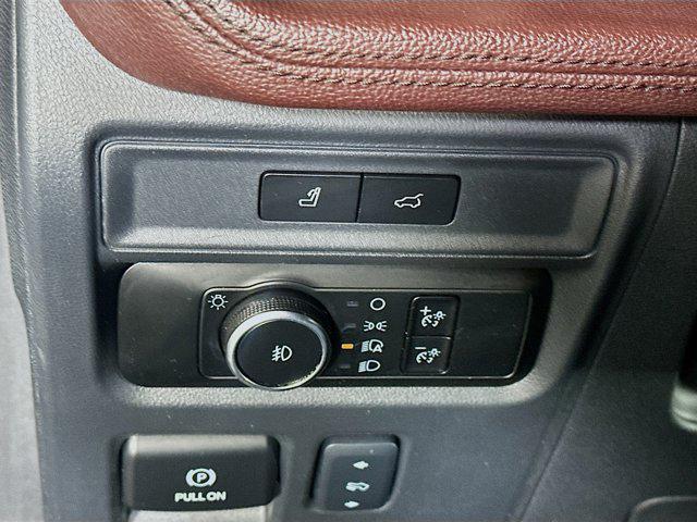 used 2024 Ford Expedition car, priced at $41,487