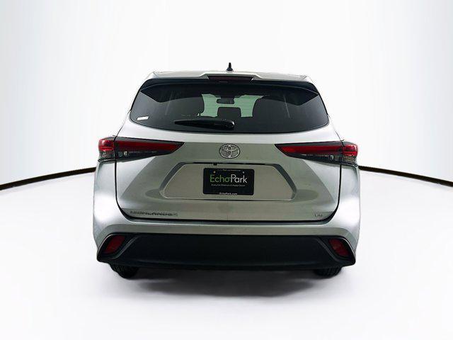 used 2023 Toyota Highlander car, priced at $27,987