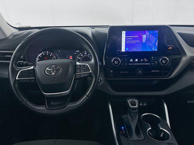 used 2023 Toyota Highlander car, priced at $27,987