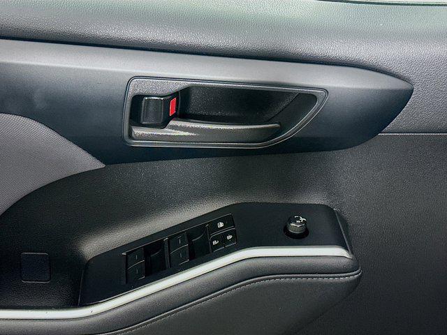 used 2023 Toyota Highlander car, priced at $27,987