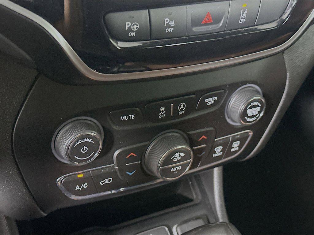 used 2019 Jeep Cherokee car, priced at $20,222