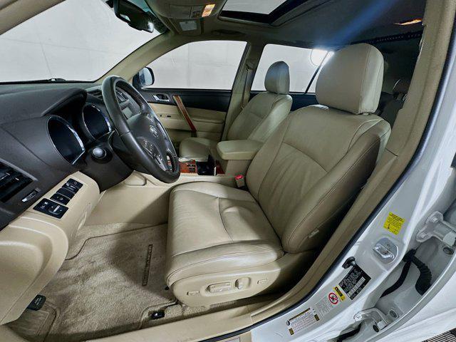 used 2009 Toyota Highlander car, priced at $7,987