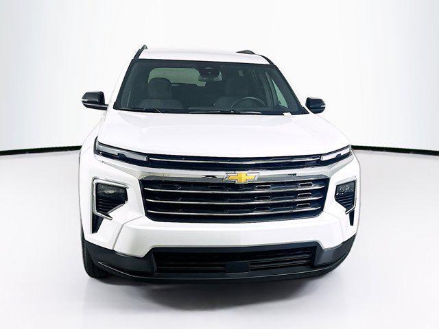 used 2025 Chevrolet Traverse car, priced at $31,697