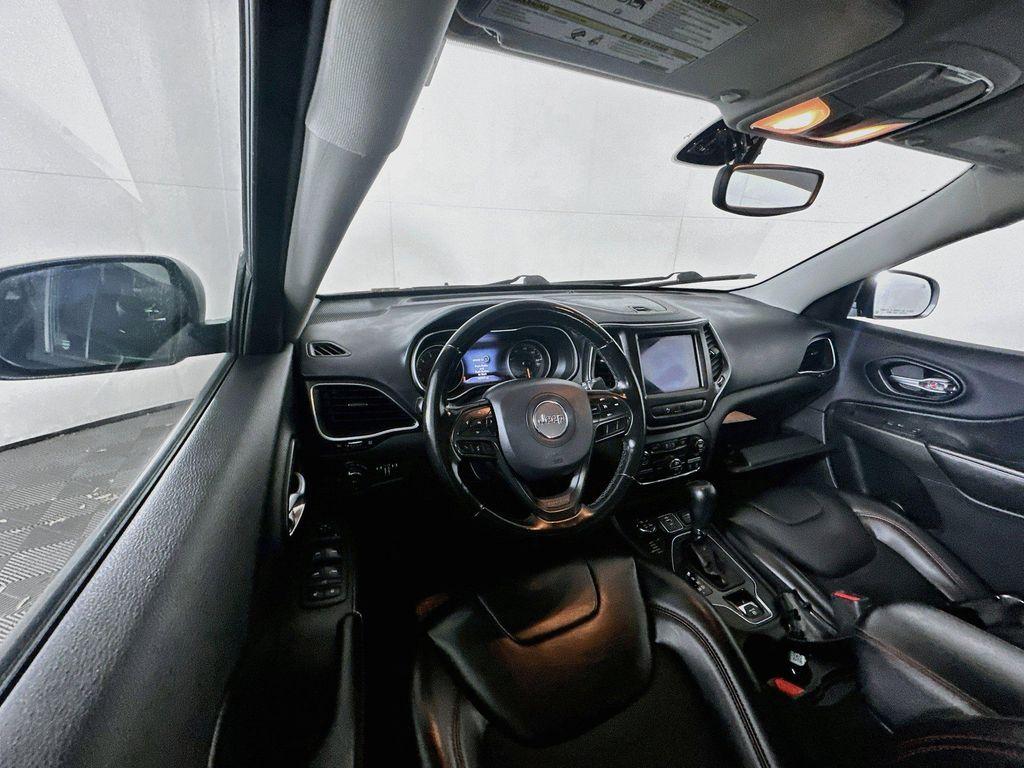 used 2020 Jeep Cherokee car, priced at $9,122