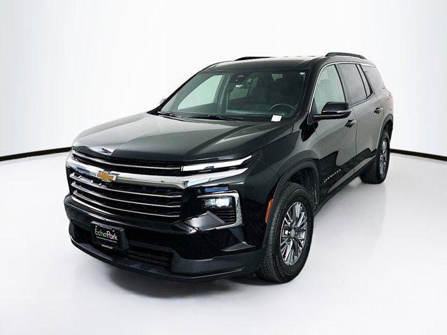 used 2025 Chevrolet Traverse car, priced at $33,987