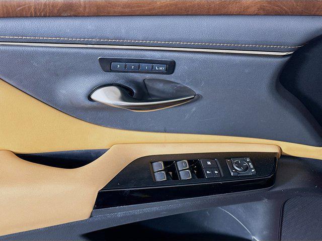used 2022 Lexus ES 350 car, priced at $33,197