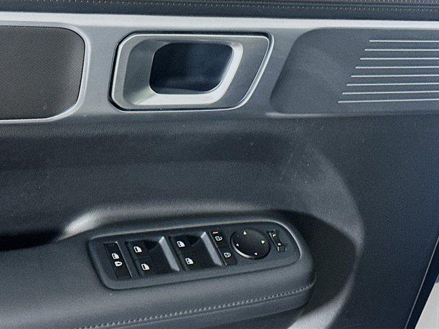 used 2025 Hyundai Santa Fe car, priced at $28,297