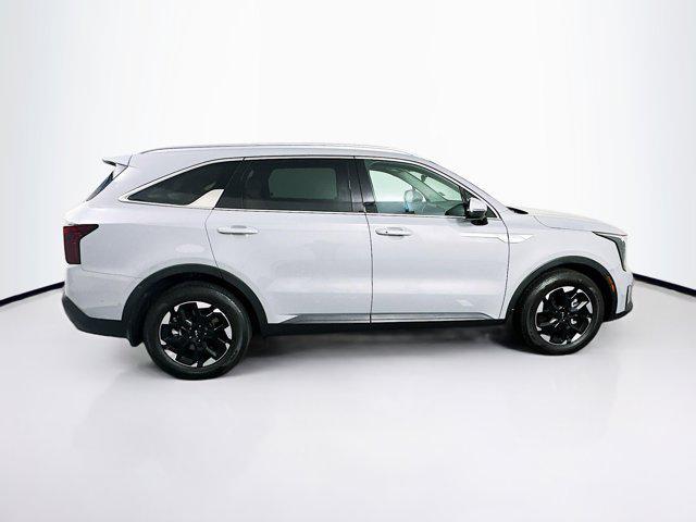 used 2025 Kia Sorento car, priced at $27,987