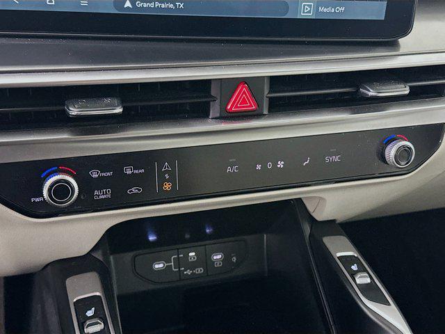 used 2025 Kia Sorento car, priced at $27,987