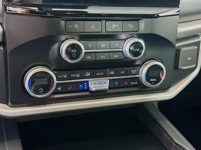 used 2024 Ford Expedition car, priced at $38,497