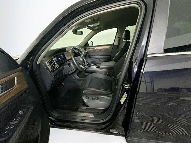 used 2025 Volkswagen Atlas car, priced at $28,987