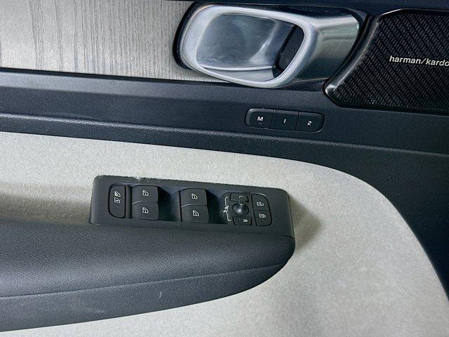used 2020 Volvo XC40 car, priced at $23,997