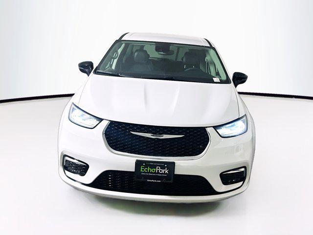 used 2024 Chrysler Pacifica car, priced at $28,597