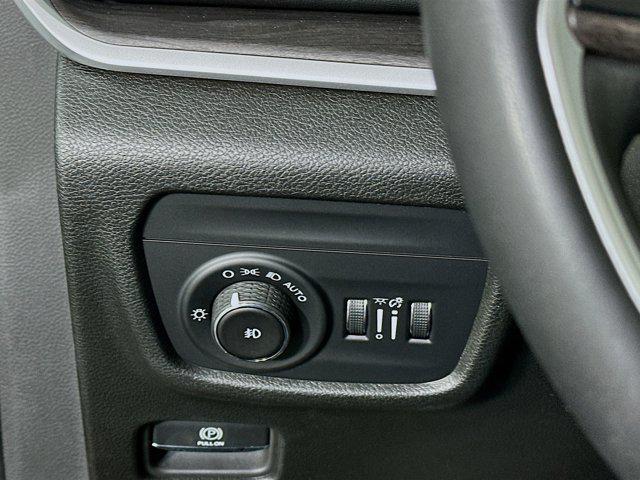 used 2023 Jeep Grand Cherokee L car, priced at $28,997