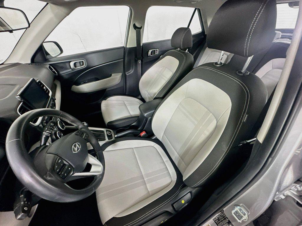 used 2025 Hyundai Venue car, priced at $18,721