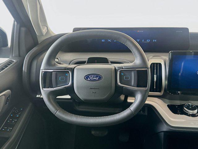 used 2025 Ford Expedition car, priced at $54,987