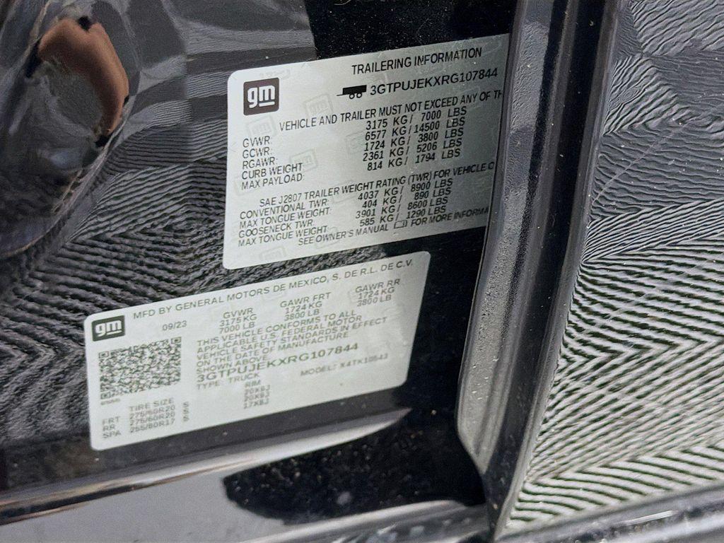 used 2024 GMC Sierra 1500 car, priced at $40,222