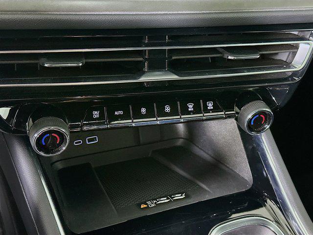 used 2025 Chevrolet Traverse car, priced at $31,987