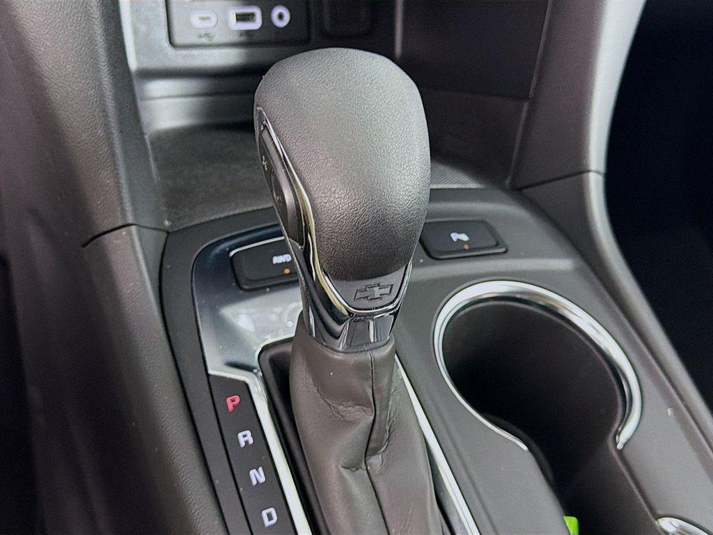 used 2024 Chevrolet Equinox car, priced at $25,222