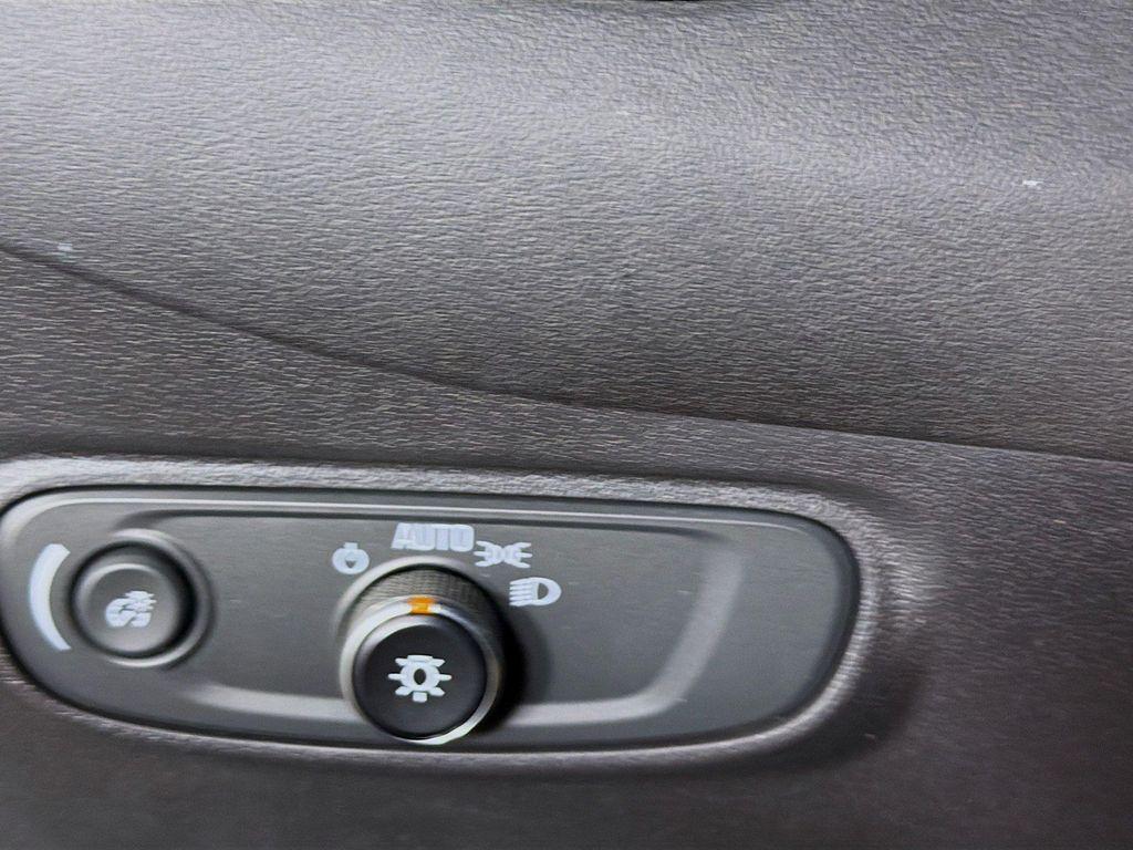 used 2024 Chevrolet Equinox car, priced at $25,222