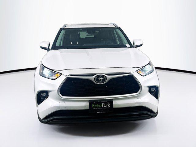 used 2024 Toyota Highlander car, priced at $35,487