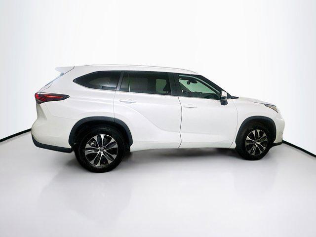used 2024 Toyota Highlander car, priced at $35,487