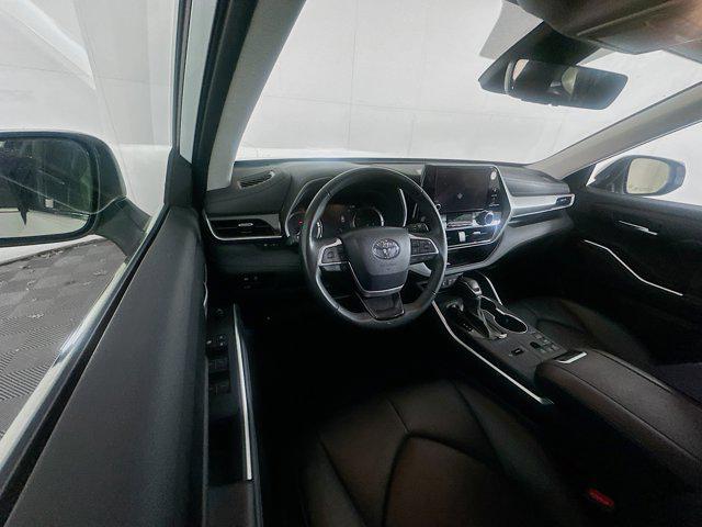 used 2024 Toyota Highlander car, priced at $35,487