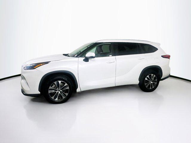used 2024 Toyota Highlander car, priced at $35,487