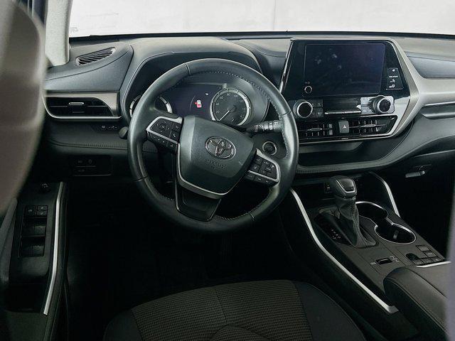 used 2024 Toyota Highlander car, priced at $31,987