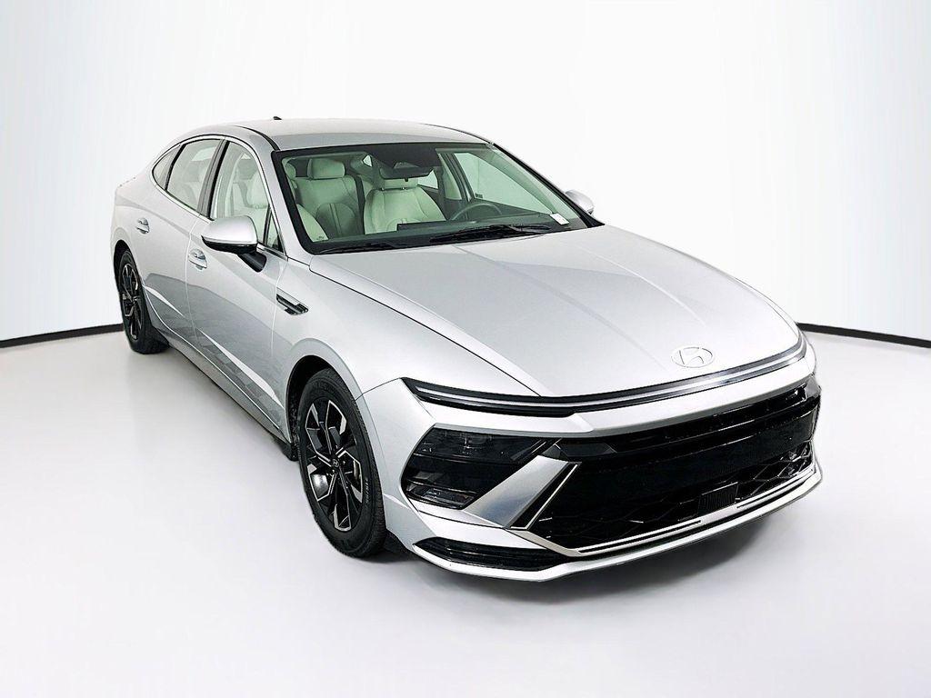 used 2025 Hyundai Sonata car, priced at $20,712