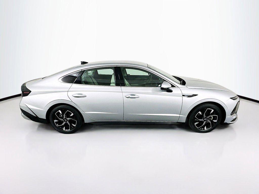 used 2025 Hyundai Sonata car, priced at $20,712