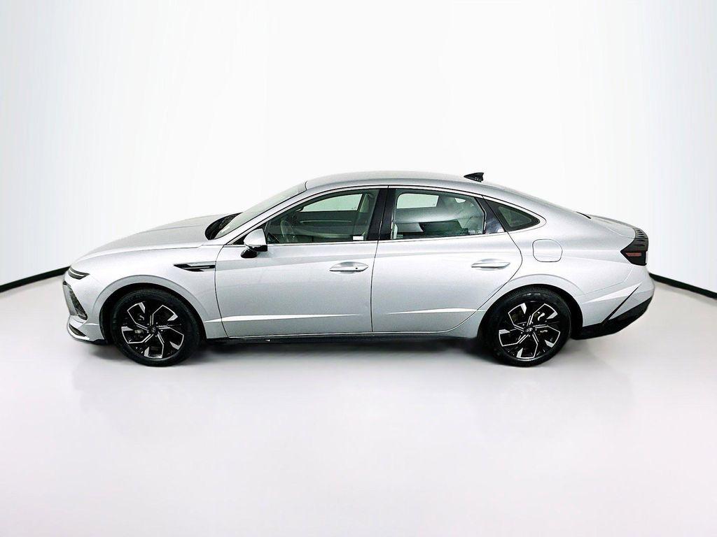 used 2025 Hyundai Sonata car, priced at $20,712