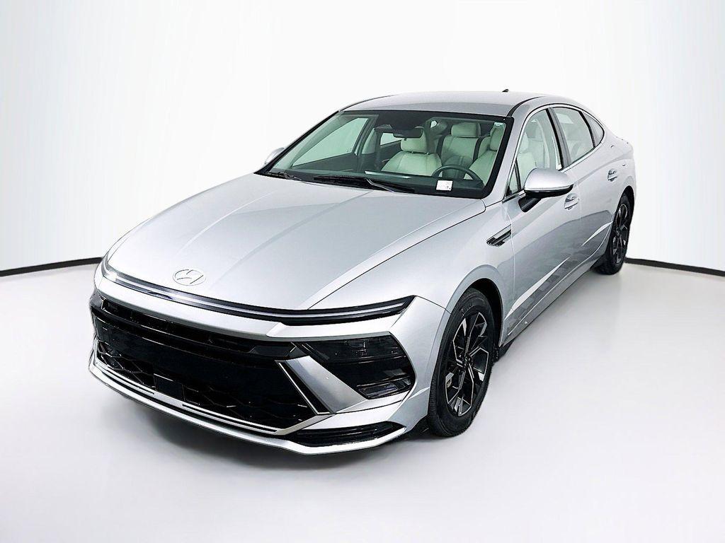used 2025 Hyundai Sonata car, priced at $20,712