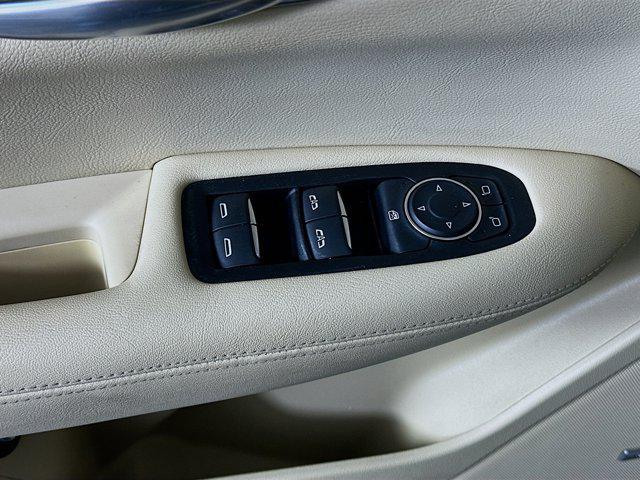 used 2017 Cadillac XT5 car, priced at $11,996