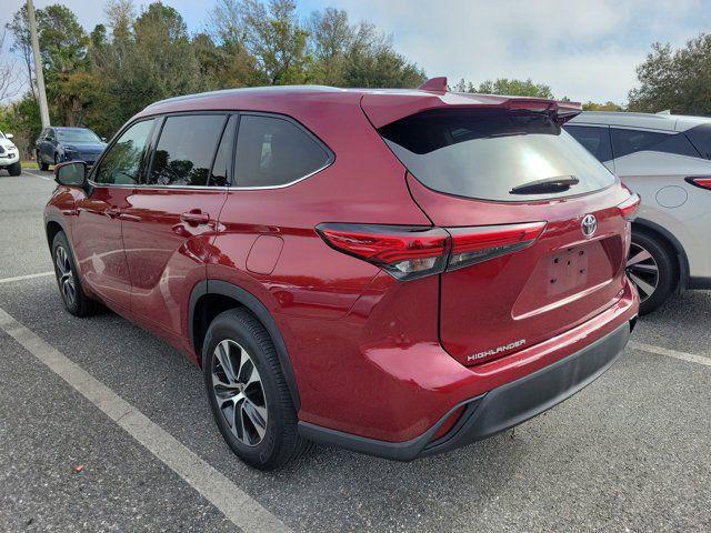 used 2022 Toyota Highlander car, priced at $32,853
