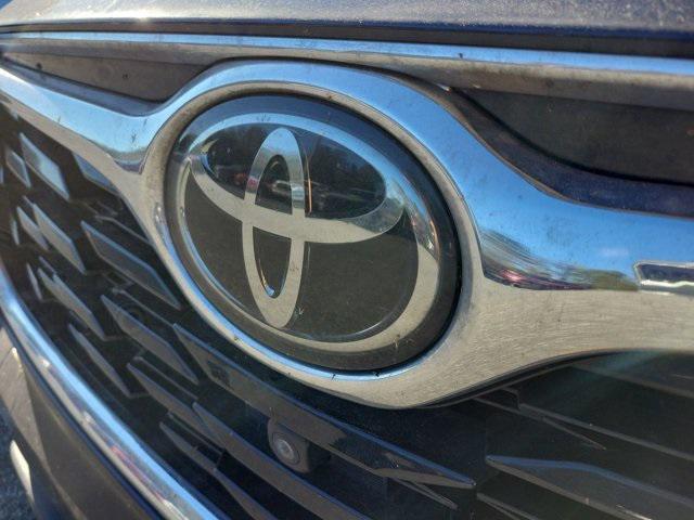 used 2020 Toyota Highlander car, priced at $25,999