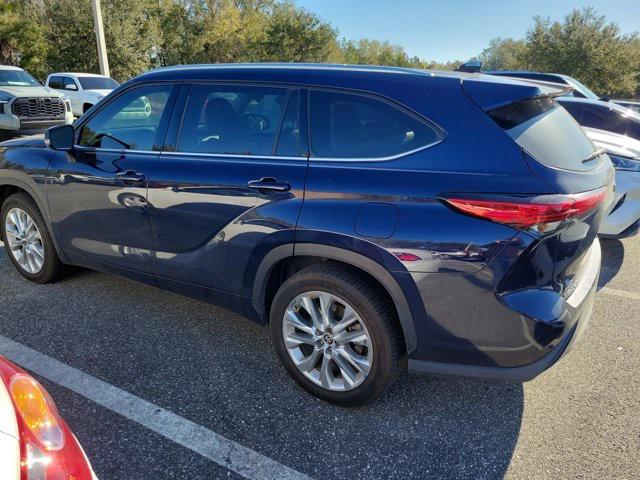 used 2020 Toyota Highlander car, priced at $25,999
