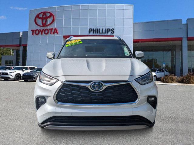 used 2022 Toyota Highlander Hybrid car