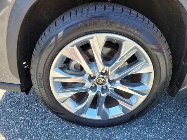 used 2020 Toyota Highlander car, priced at $26,994