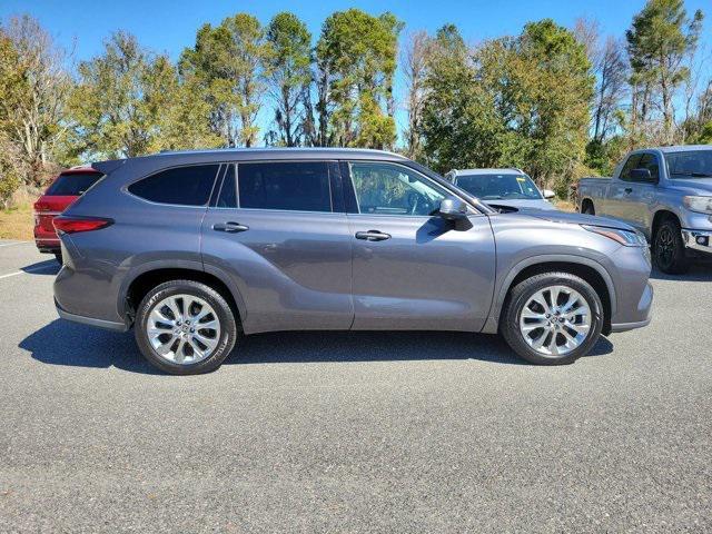 used 2020 Toyota Highlander car, priced at $26,994