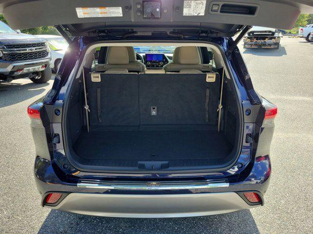used 2023 Toyota Highlander car, priced at $40,992