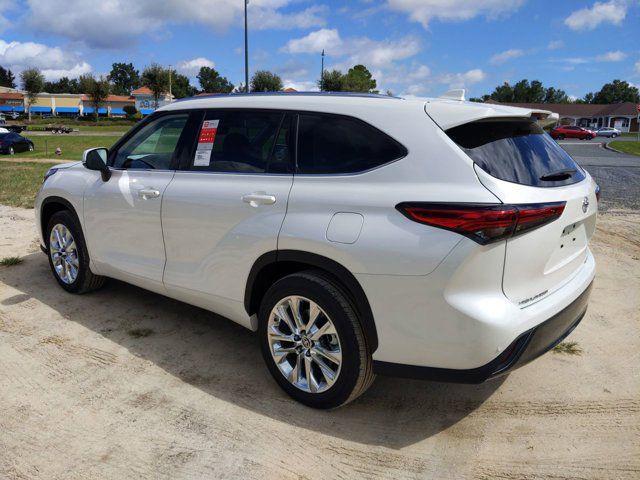 used 2020 Toyota Highlander car, priced at $27,941