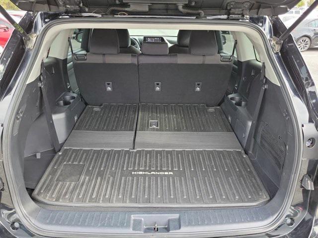 used 2022 Toyota Highlander car, priced at $29,834