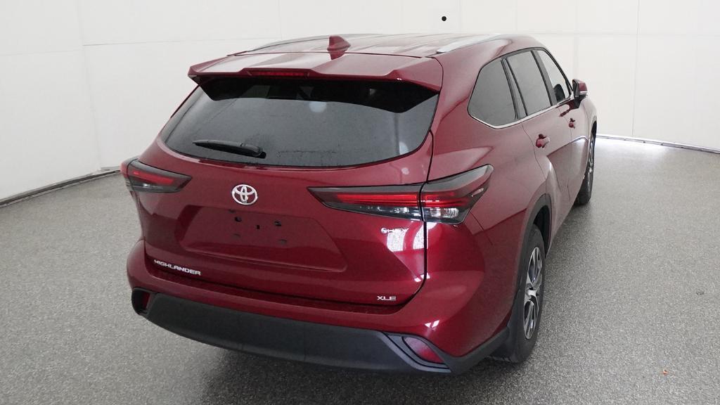 new 2026 Toyota Highlander Hybrid car, priced at $51,520