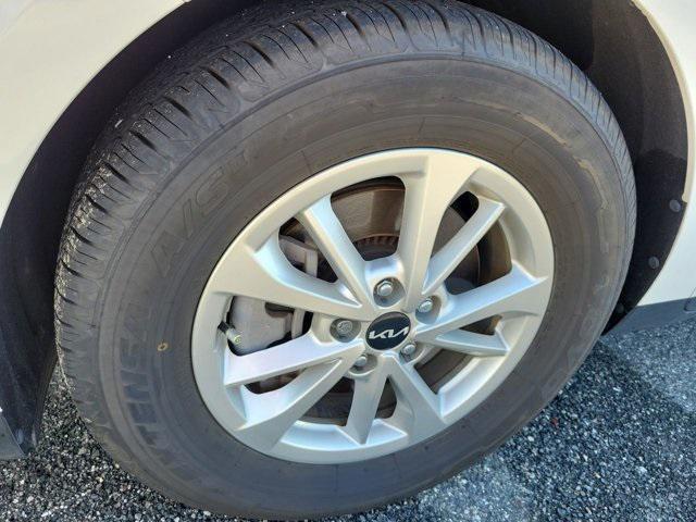 used 2024 Kia Carnival car, priced at $28,998