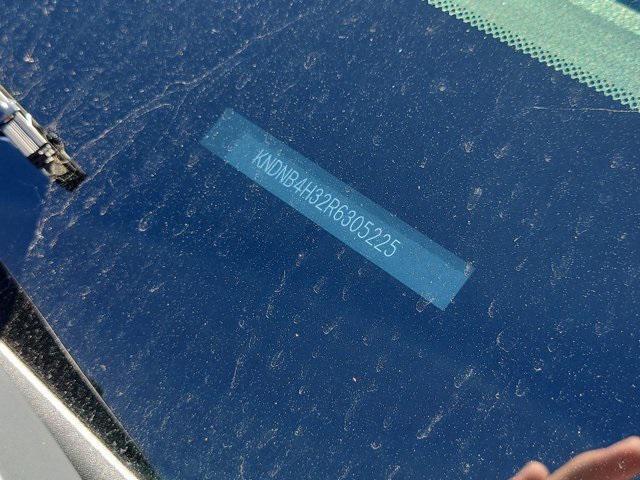 used 2024 Kia Carnival car, priced at $28,998