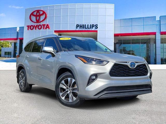 used 2021 Toyota Highlander Hybrid car, priced at $34,682