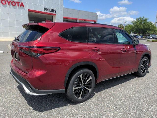 used 2022 Toyota Highlander car, priced at $32,985